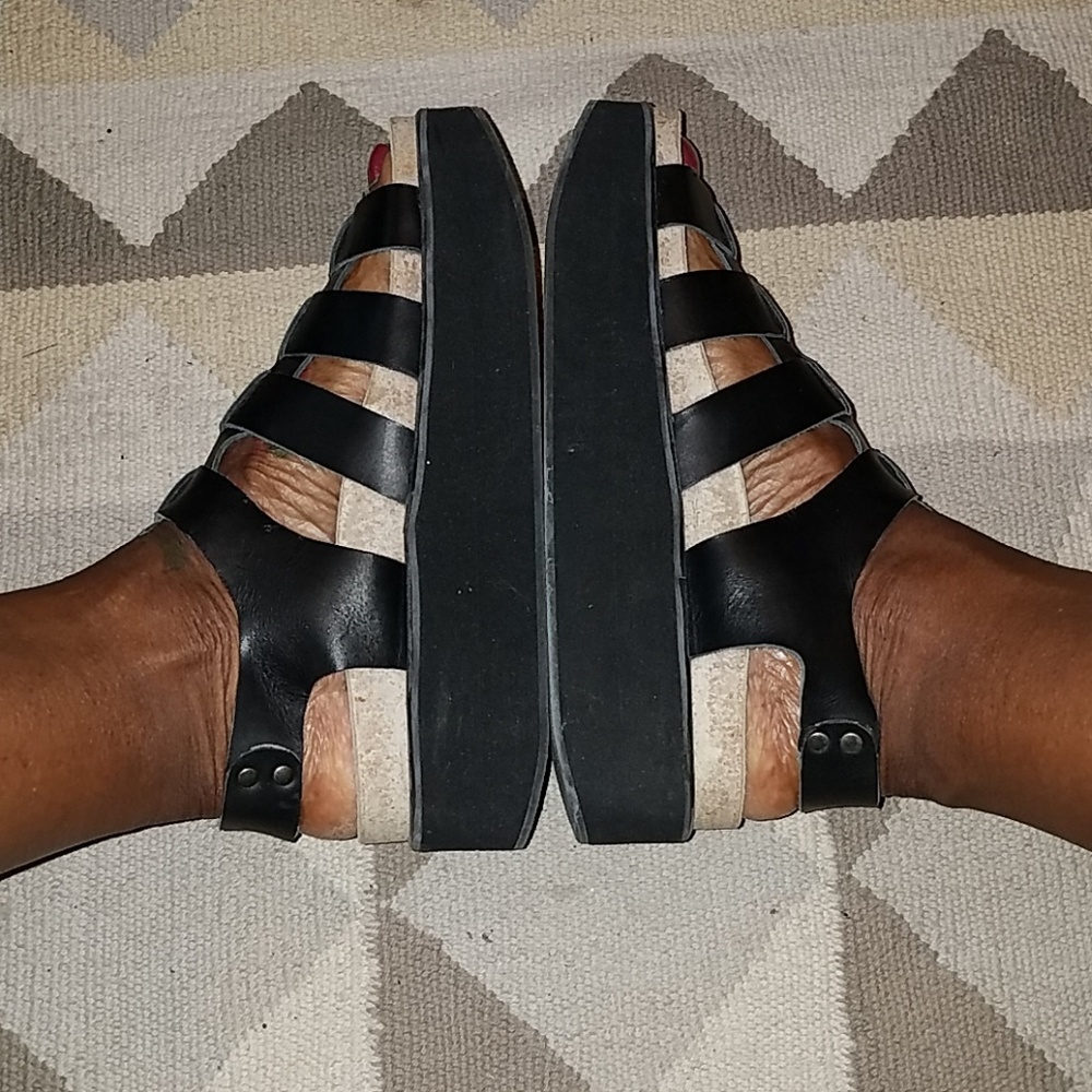 Platform sandals - Picture 2 of 5